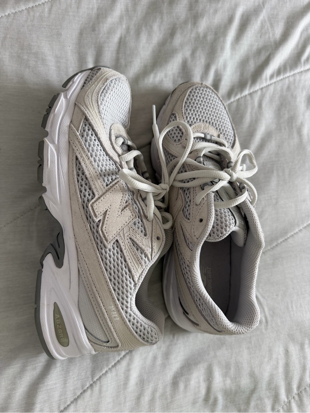 EUC Women’s New Balance Mesh Running Sneakers